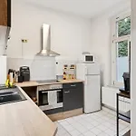 Larooms Ku11 - Zentrales & Charmantes Altbauapartment - All Inclusiv! In Halle Saale