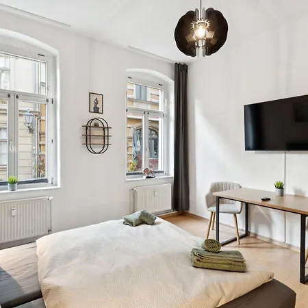 Apartment Larooms Ku11 - Zentrales & Charmantes Altbauapartment - All Inclusiv! In Halle Saale