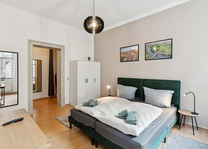 Appartement Larooms Halle - Ku11 - 2 Schlafzimmer - 4 Betten - Waschmaschine & Trockner *